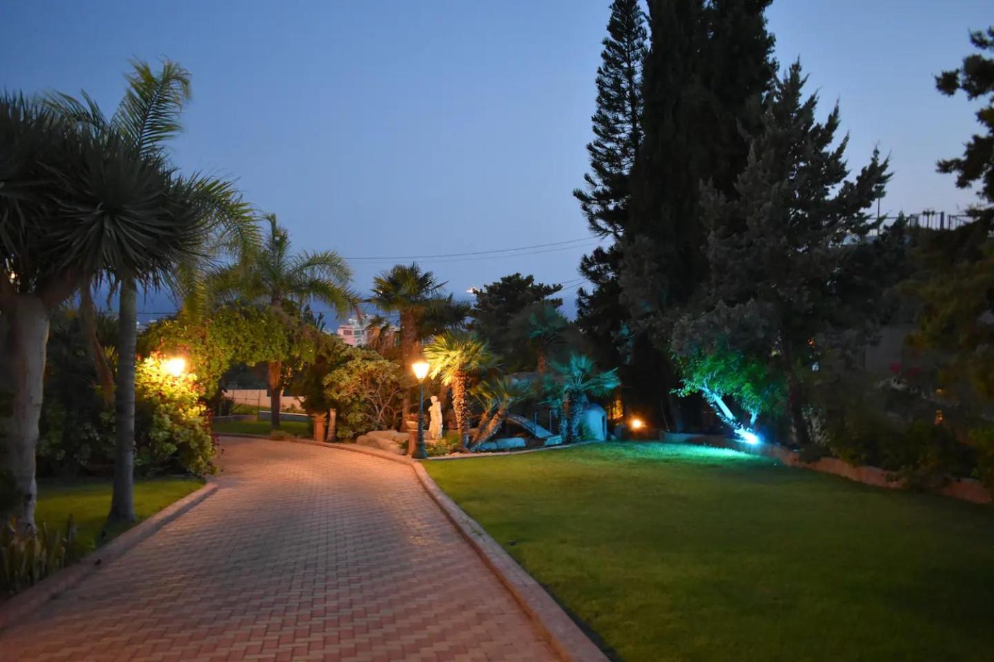 Olive Tree Apartments Limassol Exteriör bild